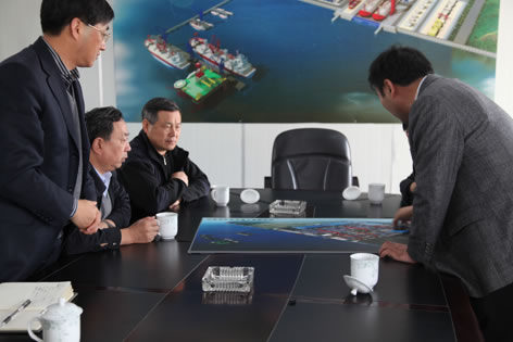 上海外高橋造船有限公司領導一行蒞臨海新重工調(diào)研參觀